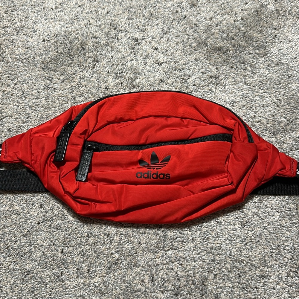 EUC Adidas Belt Bag/Cross Body Bag - red/black w/branding - Picture 4 of 16